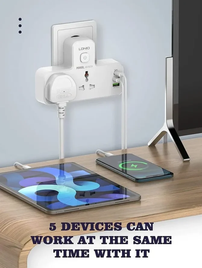 موزع طاقة مزود بمُمدّد USB بقدرة 20 واط بثلاث منافذ مع توصيل طاقة PD للحائط